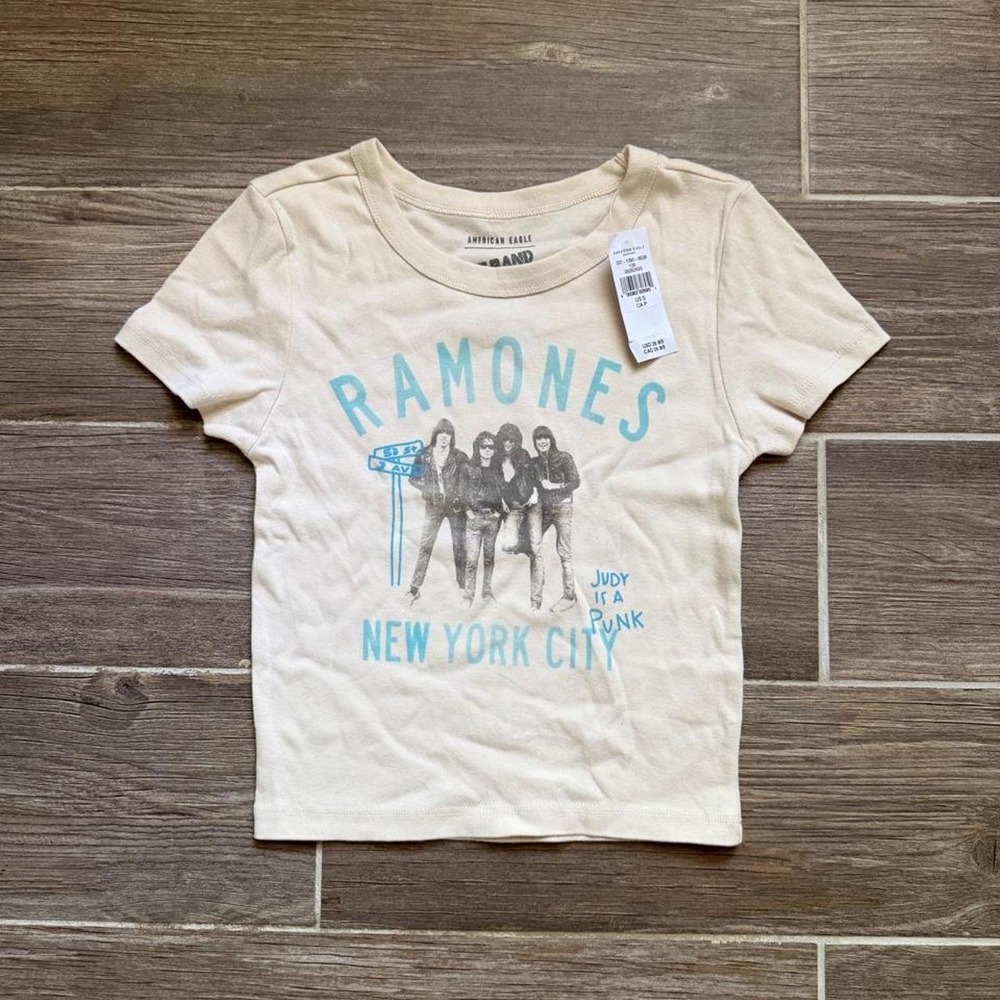 American Eagle Ramones New York City graphic baby tee size S